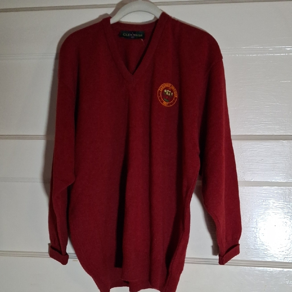 Glenmuir Men's Deep Red V-Neck Sweater (Can195)